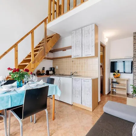 Beautiful In With Kitchen Medulin